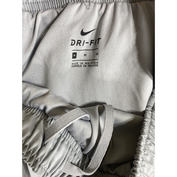 Nike Dri-Fit women's Gray Athletic shorts Size Medium - Picture 2 of 6